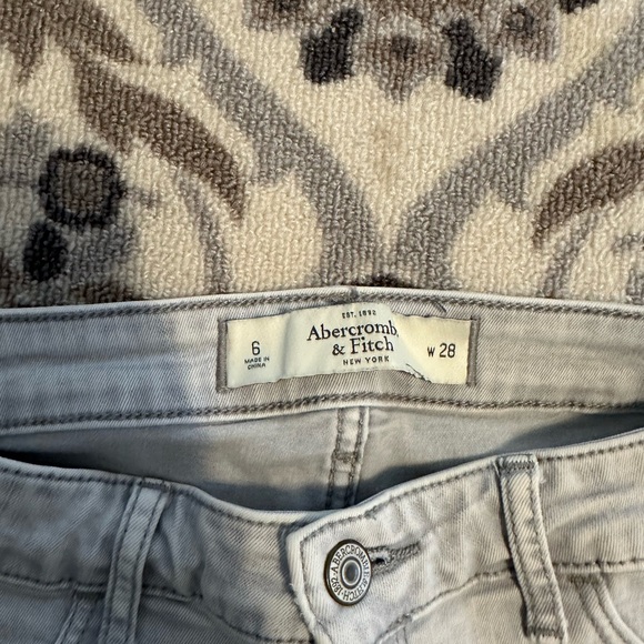 Abercrombie & Fitch Skinny Stretch Jeans Ultra Light Wash Size 6 28 EUC Women’s - Picture 4 of 5